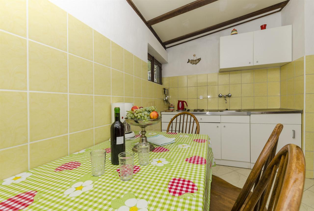 Apartment Boris Gornja Brela Exteriör bild